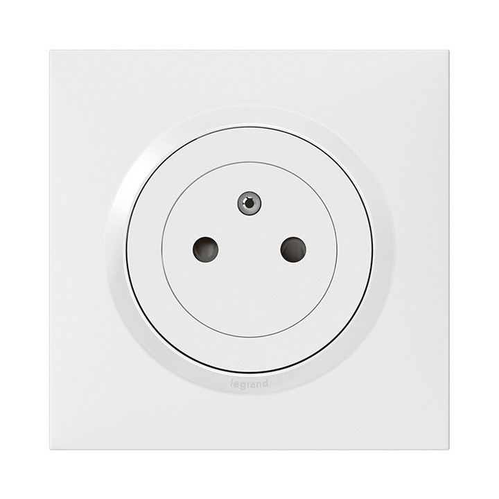 Legrand - Prise de courant 2P+T Surface dooxie one 16A livrée avec plaque carrée blanche et griffes - Réf : 600735
