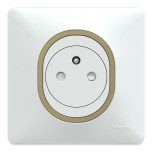 Schneider Ovalis - Prise de courant complète 2P+T affleurante - Plaque blanche avec bague effet laiton - Réf : S320052-PL01