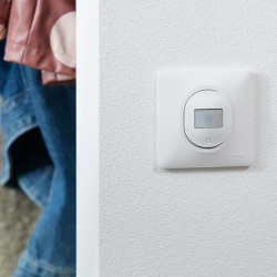 Schneider Ovalis - Détecteur de présence et de mouvement complet blanc - toutes charges - 3 fils - Réf : S320523-P