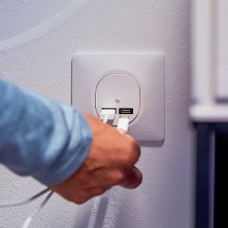 Schneider Ovalis - Chargeur USB type A 7,5W + C 45W complet blanc - Forte puissance type C - Réf : S320403-P