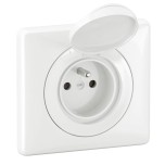 Legrand - Prise de courant avec terre Céliane Surface avec plaque étanche - Blanc - Réf : 099170