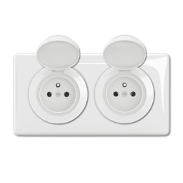 Legrand - Prise de courant double avec enjoliveur à volet et plaque étanche IP44 - Blanc - Réf : CP2702-P