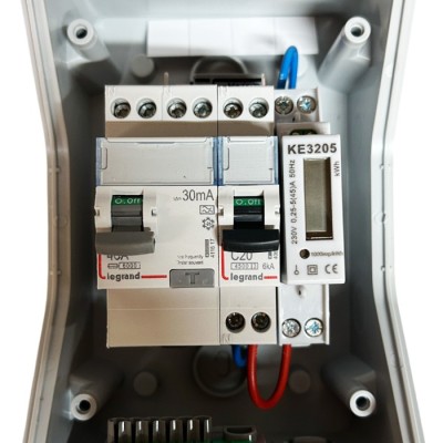 Legrand - Kit recharge véhicule électrique + Compteur énergie 45A + Prise Mureva Styl saillie - Blanche - Réf: 39010-02-Précablé