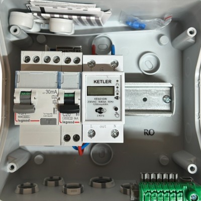 Legrand - Kit recharge véhicule électrique + Compteur énergie WIFI + Prise Mureva saillie - Blanche - Réf : 39010-04-Précablé