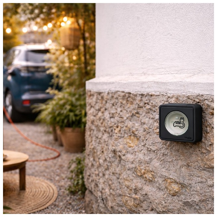 Legrand - Kit recharge véhicule électrique + Compteur énergie WIFI + Prise Mureva Styl saillie noir - Réf : 36010-04-Précablé