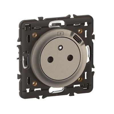 Legrand Céliane - Prise Surface avec prise USB Type-C intégré - avec support et enjoliveur Titanium - Réf : CT0140