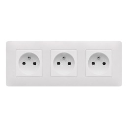 Hager Essensya - Prise triple 2P+T 16 A pré-câblée avec plaque de finition 3 postes - Blanc - Réf :  WE123P