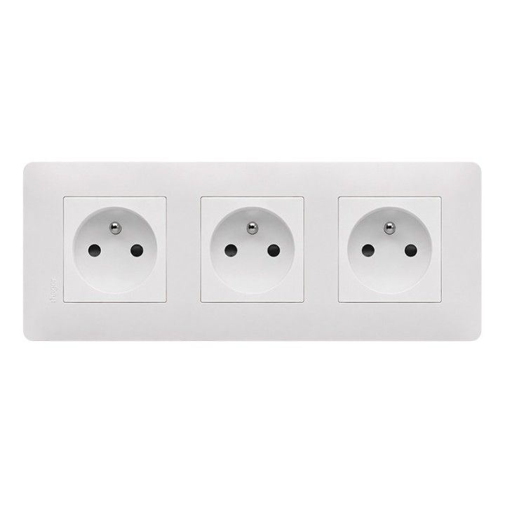 Hager Essensya - Prise triple 2P+T 16 A pré-câblée avec plaque de finition 3 postes - Blanc - Réf :  WE123P