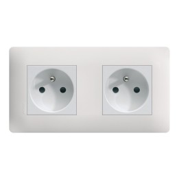 Hager Essensya - Prise double 2P+T 16 A pré-câblée avec sa plaque de finition - Essensya Pure - Réf :  WE122P