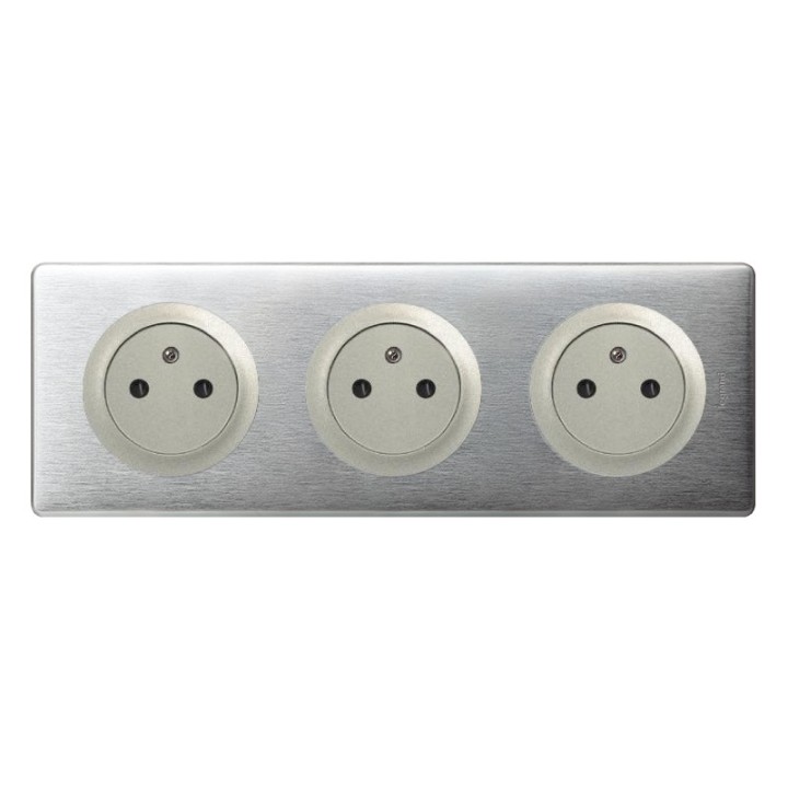 Legrand Céliane - Prise 3x2P+T Surface précablé - Ensemble Aluminium complet - Réf : A007