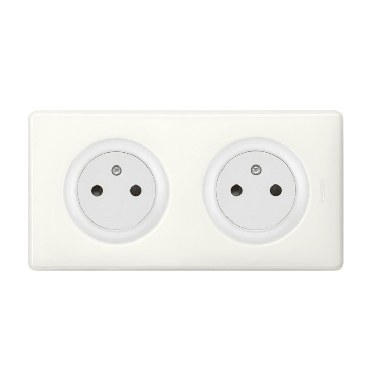 Legrand Céliane - Prise 2x2P+T Surface précablé - Ensemble Blanc complet - Réf : FF005