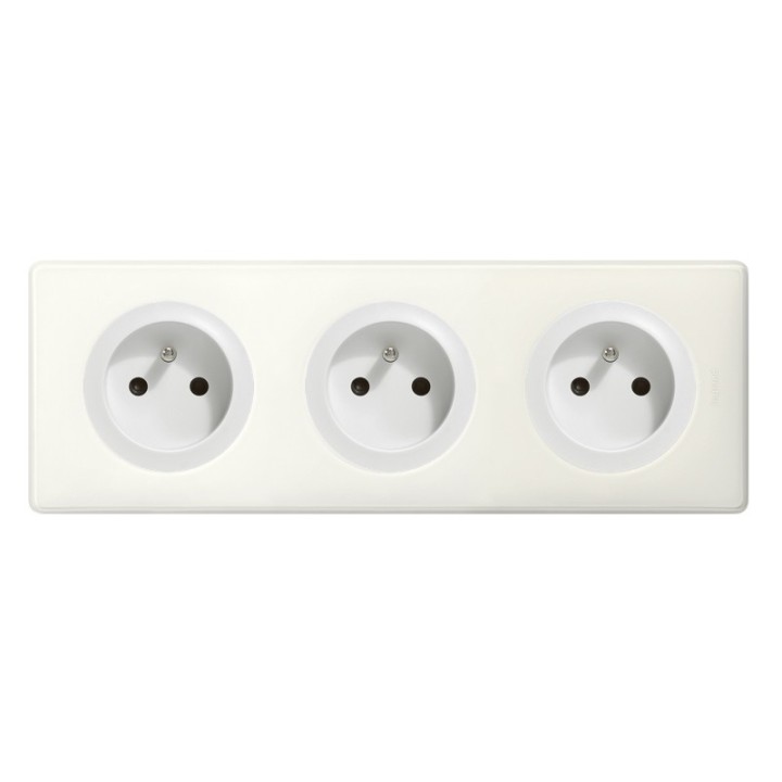 Legrand Céliane - Prise 3x2P+T Standard précablé - Ensemble Blanc complet - Réf : FF008