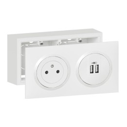 Legrand - Kit prise de courant Surface + 2 prise USB TypeA dooxie 2,4A avec cadre saillie finition blanc - Réf : 300410 
