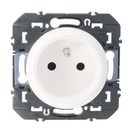 Legrand - Prise de courant easyréno 2P+T faible profondeur dooxie 16A finition blanc - Réf : 600328