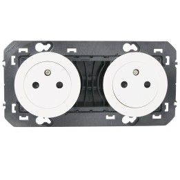 Legrand - Double prise de courant 2P+T Surface dooxie 16A précâblées finition blanc - Réf : 600332