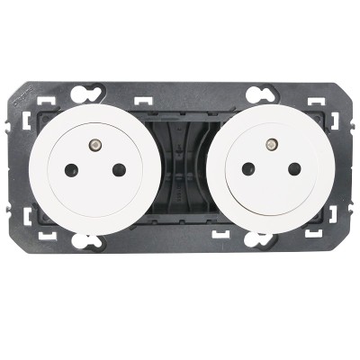 Legrand - Double prise de courant 2P+T Surface dooxie 16A précâblées finition blanc - Réf : 095218