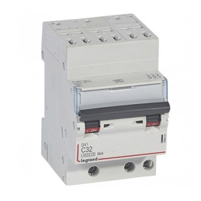 Legrand - Disjoncteur DX³4500 6kA arrivée haute auto sortie basse à vis - tripolaire 400V~ 32A courbe C - Réf : 406904
