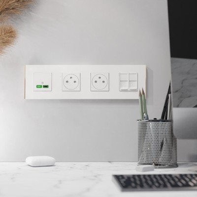Schneider - Unica Déco - Plaque de finition - Blanc liseré cuivre - 4P horiz vert - Réf : NU600842