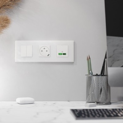 Schneider - Unica Déco - Plaque de finition - Blanc neige - 3P horiz vert - Réf : NU600679